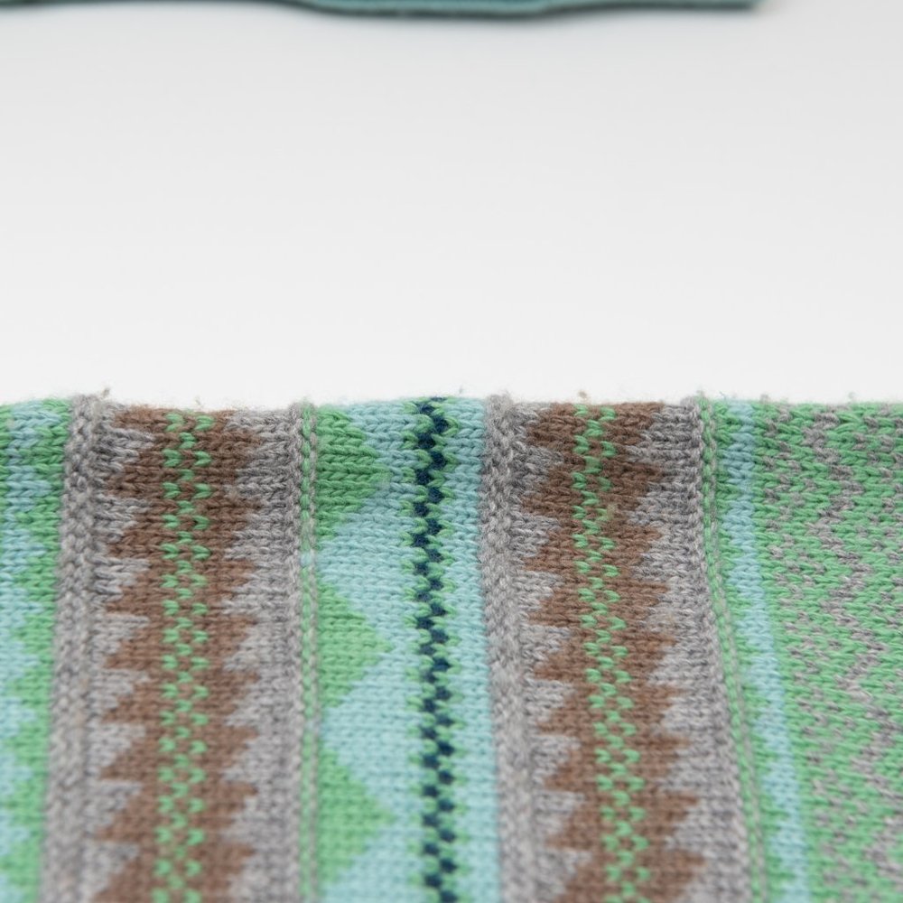 Sundance Nordic Isle Cashmere Sweater Pullover Wool V-neck Green Brown Size XS - Picture 7 of 7